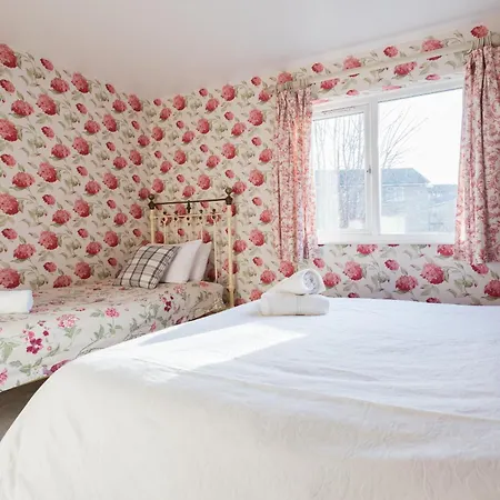 Second Nest Hampton Street Apartment London