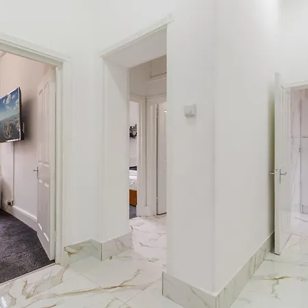 Oxford Street Chic Retreat - Unparalleled Elegance And Urban Comfort! Gc1 London
