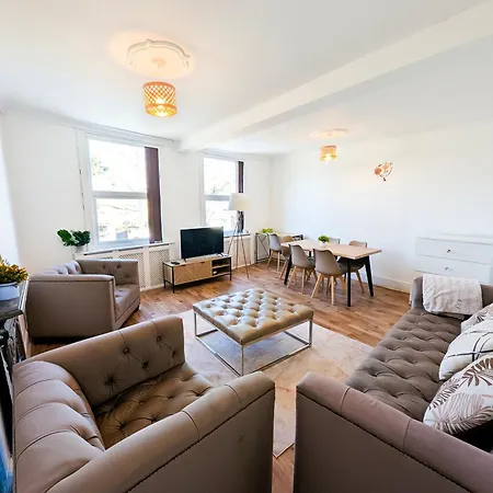 Apartment Budget 2bdr 6ppl Pets Teddington