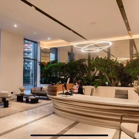 Luxury Modern 2bd 2ba White Living Apartment