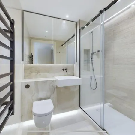 Luxury Modern 2bd 2ba White Living Apartment London