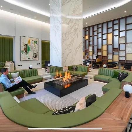 Luxury Modern 2bd 2ba White Living * London