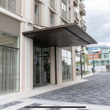 Apartment Luxury Modern 2bd 2ba White Living *