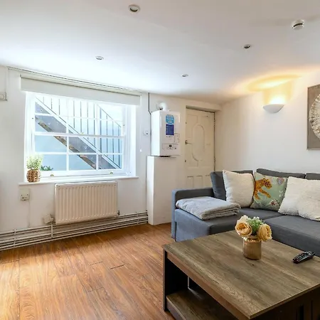 Albert Apt * London