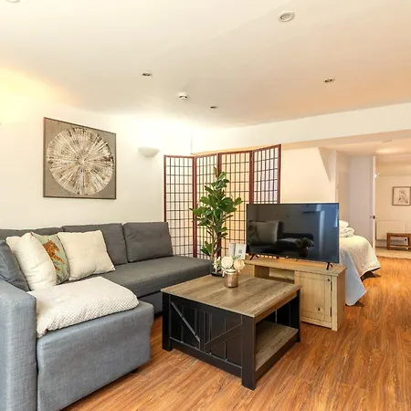 Apartment Albert Apt *