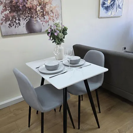 Cozy Flat & Lovely Garden, High Speed Wifi * Cranford