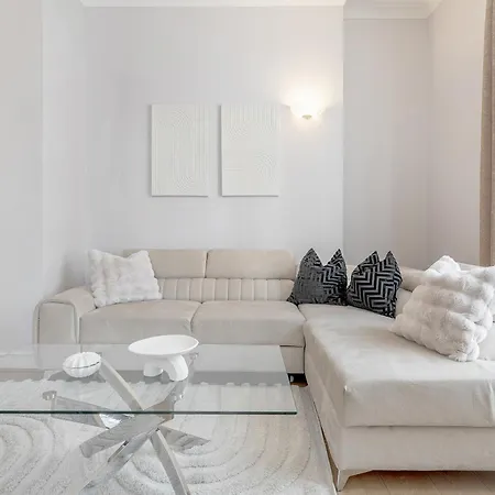 Apartment Charming Oxford Street Away