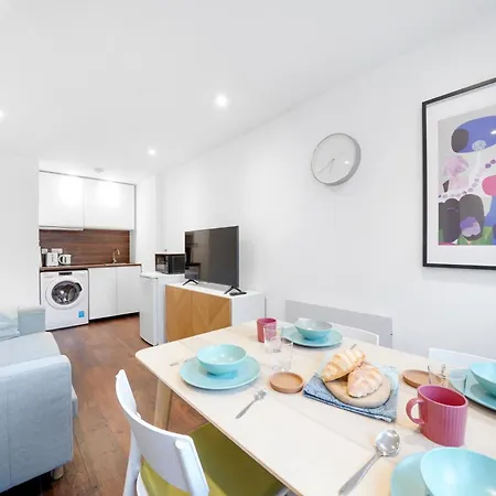 Guest house Peaceful London - 1 Bedroom & Free Parking Woodford