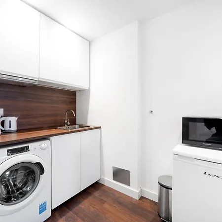 Peaceful London - 1 Bedroom & Free Parking Guest house