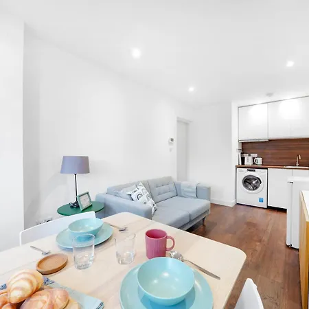 Peaceful London - 1 Bedroom & Free Parking Guest house *