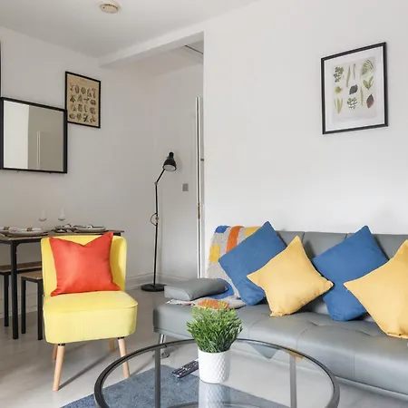 Abodess Near Wembley - 2bdr With Free Parking Apartment *