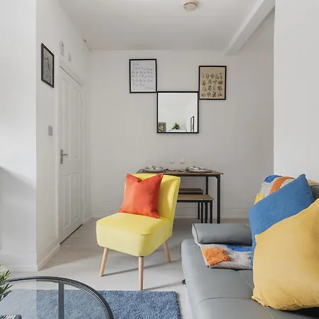 Abodess Near Wembley - 2bdr With Free Parking Apartment