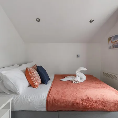 Abodess Near Wembley - 2bdr With Free Parking Apartment