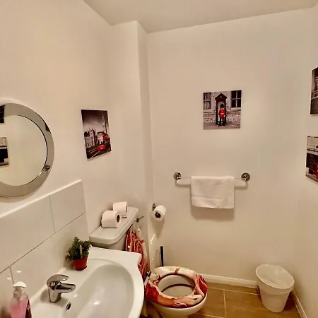 Cosy One Bedroom - Docklands