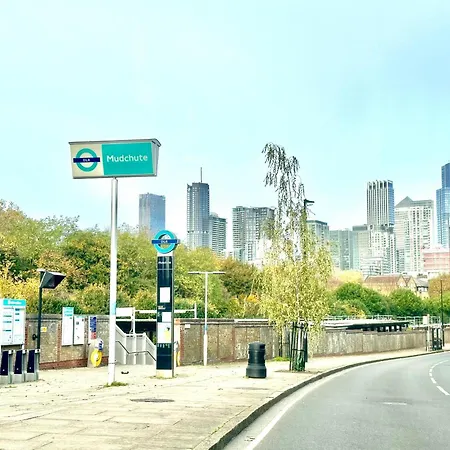 Cosy One Bedroom - Docklands *
