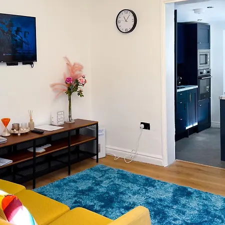Spacious 4-bedroom Near London Bridge, Fast Wi-fi, Dryer & Quick Access To London * Norwood