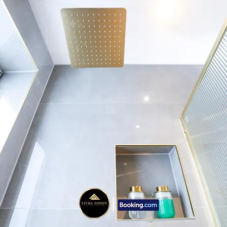 Apartment Modern Ground Floor, 2 Bed, 2 Bath By Livra Estate Short Lets & Serviced South With Garden