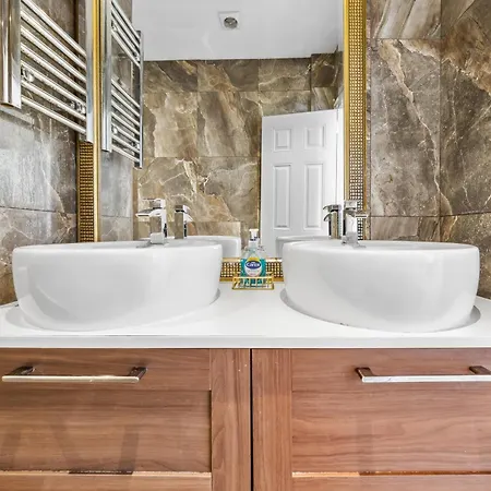 Minimalist Luxe 2br Designer Retreat In Prime Kensington For 6 Next To Station Harrods Apartment *