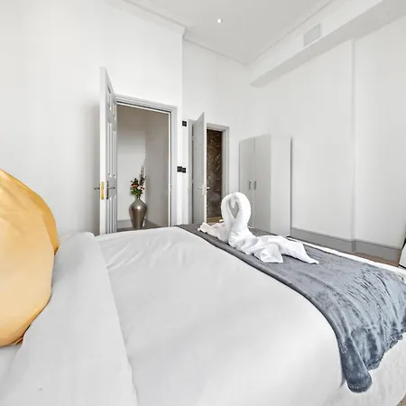 Minimalist Luxe 2br Designer Retreat In Prime Kensington For 6 Next To Station Harrods