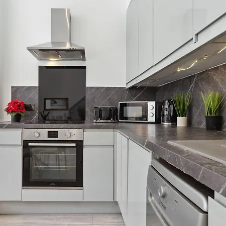 Minimalist Luxe 2br Designer Retreat In Prime Kensington For 6 Next To Station Harrods * London