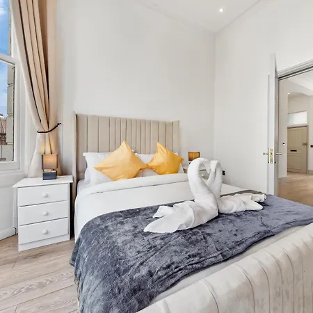 Minimalist Luxe 2br Designer Retreat In Prime Kensington For 6 Next To Station Harrods