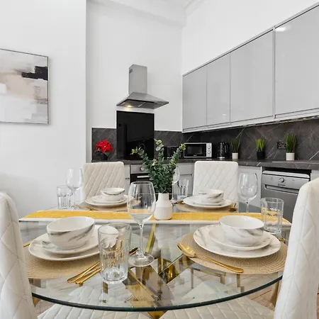 Minimalist Luxe 2br Designer Retreat In Prime Kensington For 6 Next To Station Harrods * London