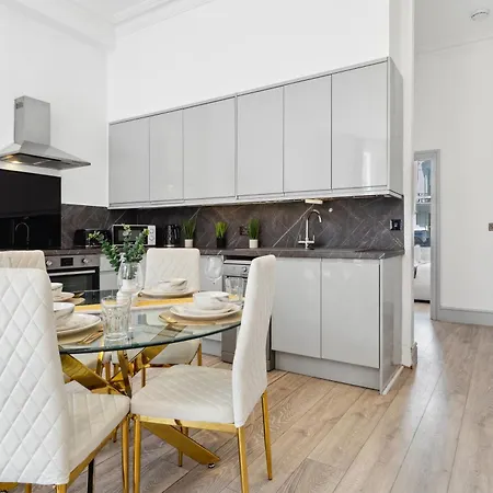 Minimalist Luxe 2br Designer Retreat In Prime Kensington For 6 Next To Station Harrods Apartment
