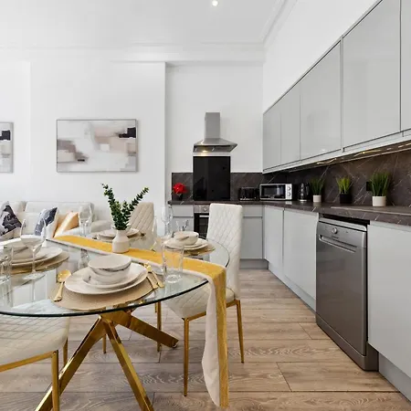 Minimalist Luxe 2br Designer Retreat In Prime Kensington For 6 Next To Station Harrods * London