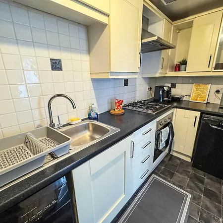 Wembley Stadium - 2 Bathrooms - 2 Parking - 2 Bedroom Spacious Beautiful Apartment Apartment *