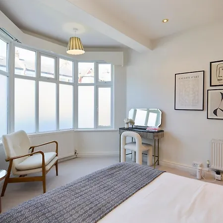Lejlighed East Finchley Retreat - 2bdr Ground Floor Flat With Terraces *