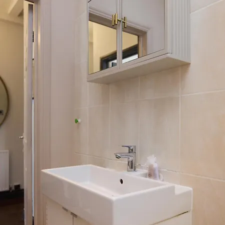 East Finchley Retreat - 2bdr Ground Floor Flat With Terraces * London