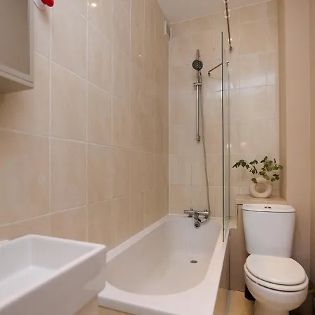 Lejlighed East Finchley Retreat - 2bdr Ground Floor Flat With Terraces *