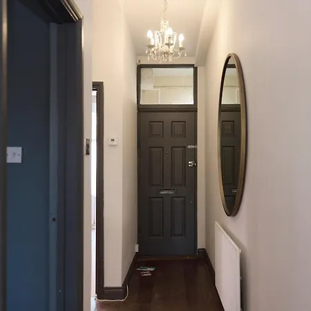 Lejlighed East Finchley Retreat - 2bdr Ground Floor Flat With Terraces