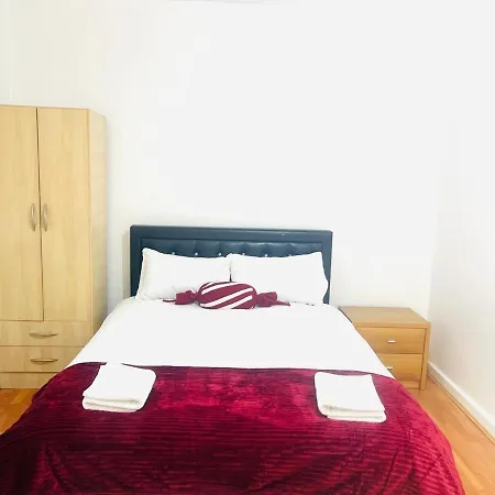 Apartment Aldgate In *