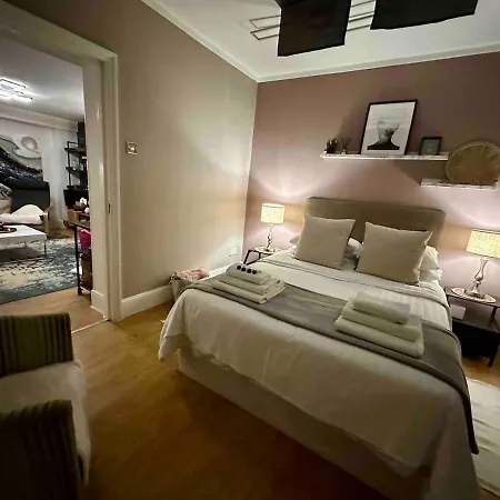 Stylish Unit, Heart Of Bayswater Apartment