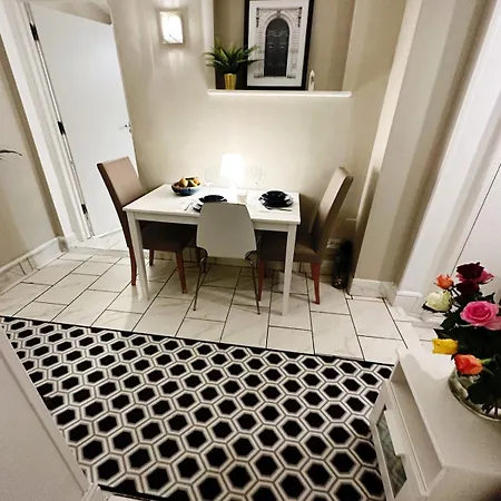 Apartment Stylish Unit, Heart Of Bayswater