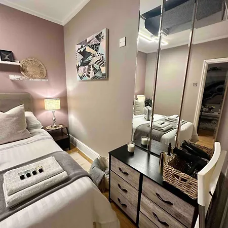 Stylish Unit, Heart Of Bayswater Apartment