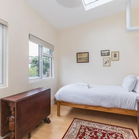 Guestready - Relaxing Finchley Retreat With Garden Guest house Hendon