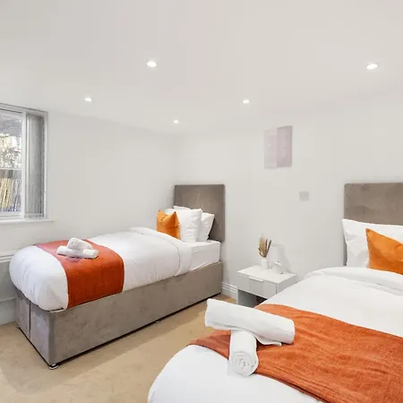 2 Bdr, Wembley Stadium, Parking, Family Friendly Appartement *