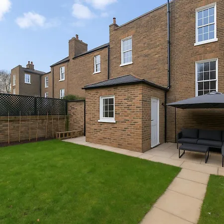 Bright, Modern & Huge Garden - Near New Cross Station London