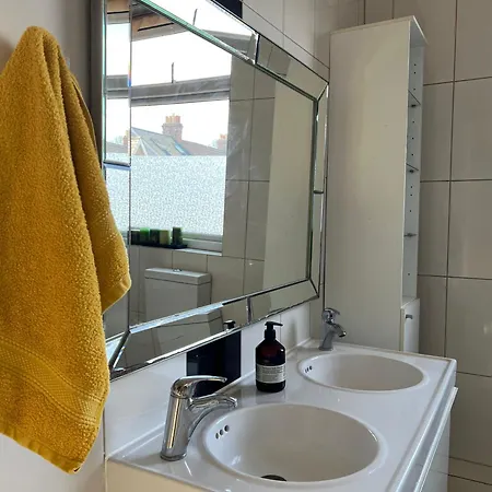 Homestay Niloccupancy Feltham