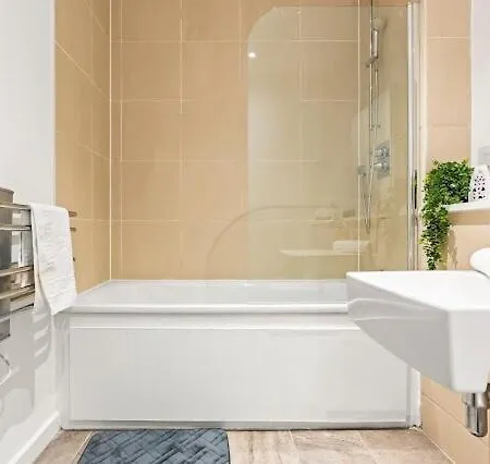 Spacious, Lovely 2 Bed In Hackney Wick Appartement Londen