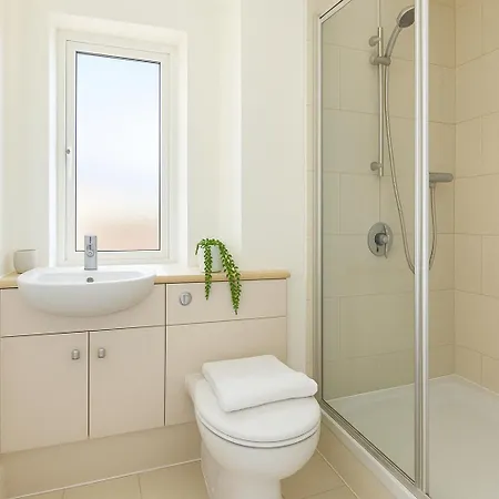2 Bed With Balcony In Wembley Apartamento *