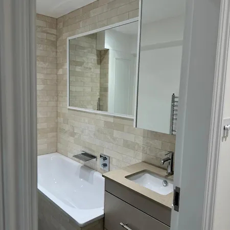 Stunning 2-bed, 2-bath In