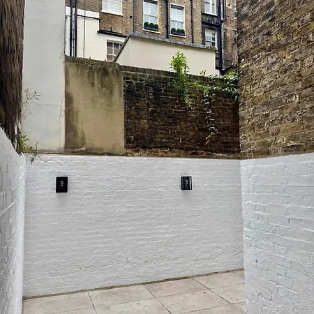 Stunning 2-bed, 2-bath In Apartment