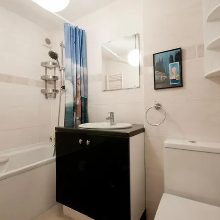 Holiday home Cosy 2bd Flat, Easy Access To & Nature London