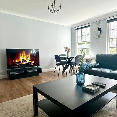 Spacious 2 Bedroom Edgware Road * לונדון