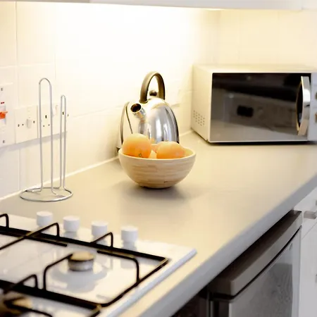 Holiday home Lovely & Charming One-bedroom House With Parking And Garden Views In