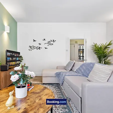 Farringdon Modern By Smart Short Lets & Serviced With Smart Tv & Free Wifi *