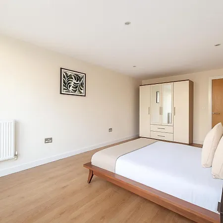 Modern 1 Bed Flat In Greenwich Apartment London